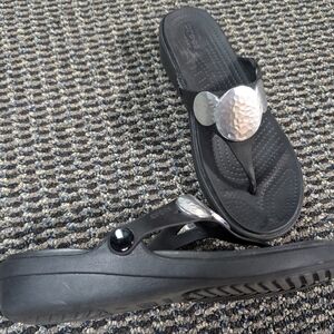 CROC flipflops